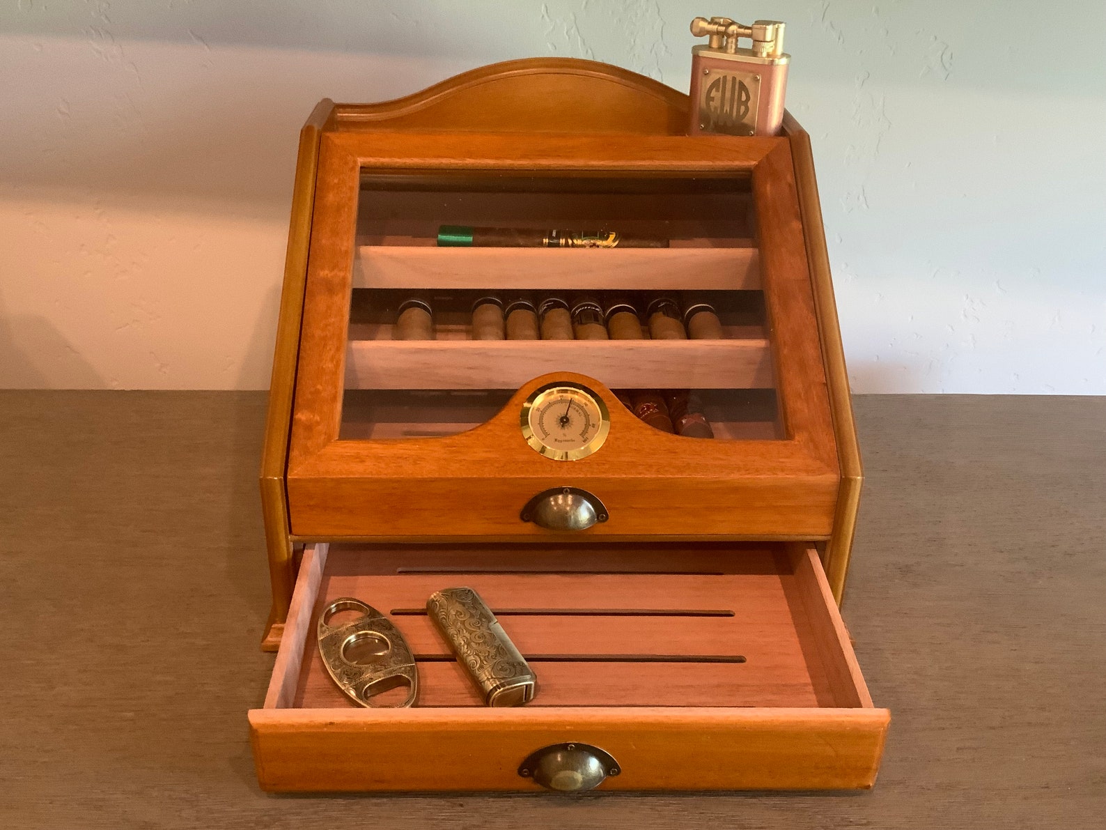 Top handcrafted Spanish Cedar Wood Cigar Humidor with hygrometer. Men's cigar accessory gift, Christmas gift, Cigar accessory