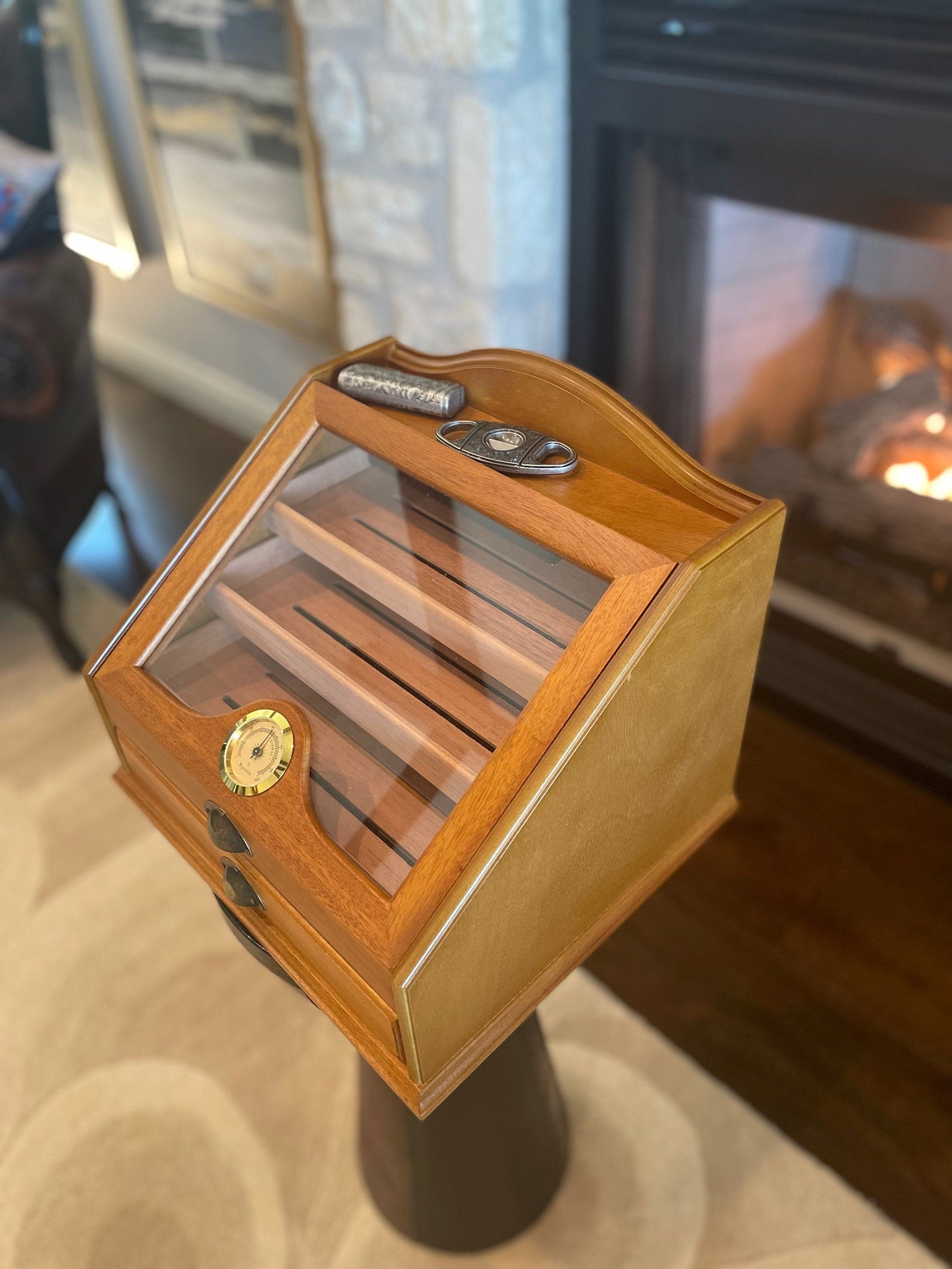 Top handcrafted Spanish Cedar Wood Cigar Humidor with hygrometer. Men's cigar accessory gift, Christmas gift, Cigar accessory