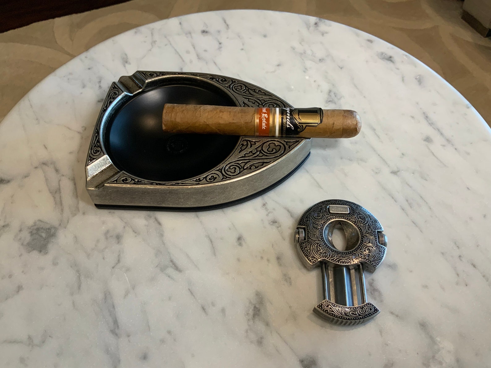 Cigar V Cutter in Antique Silver